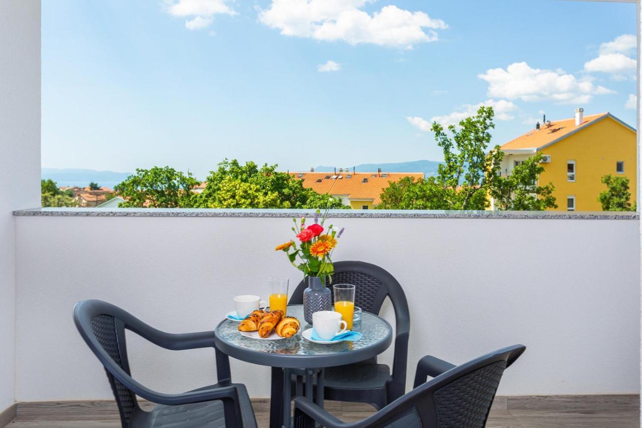 Kvarner Bay - Apartments 2 & 4 Fiume Esterno foto